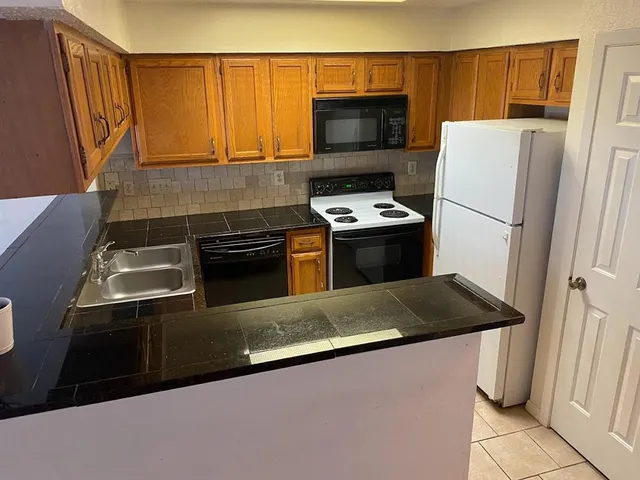 $369,600 | 915 West 23rd Street, Unit 108, Austin, TX 78705