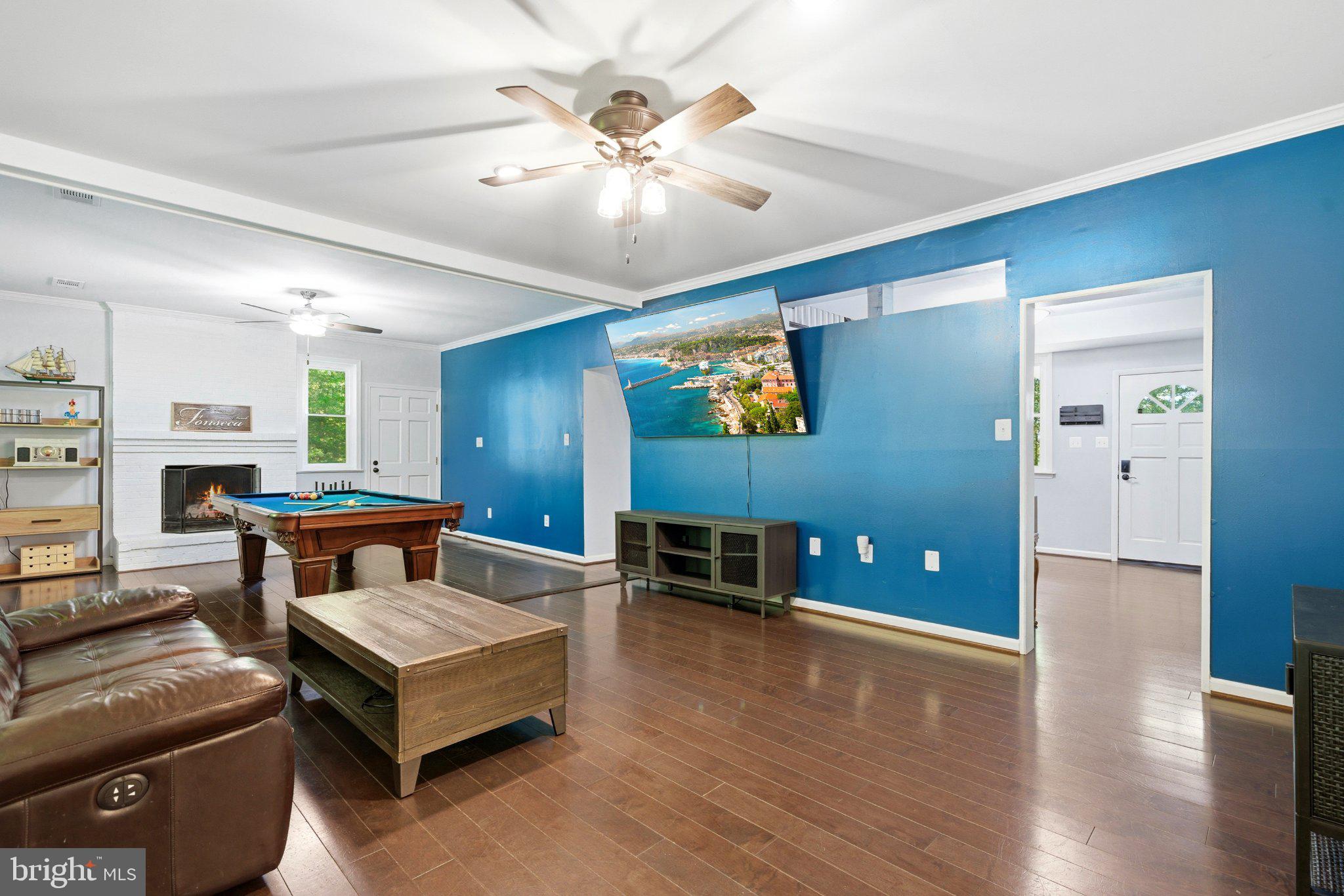 10560 South Faulkner Road Faulkner, MD 20632 - Photo 35 of 60 Vibrant living space with modern flair.