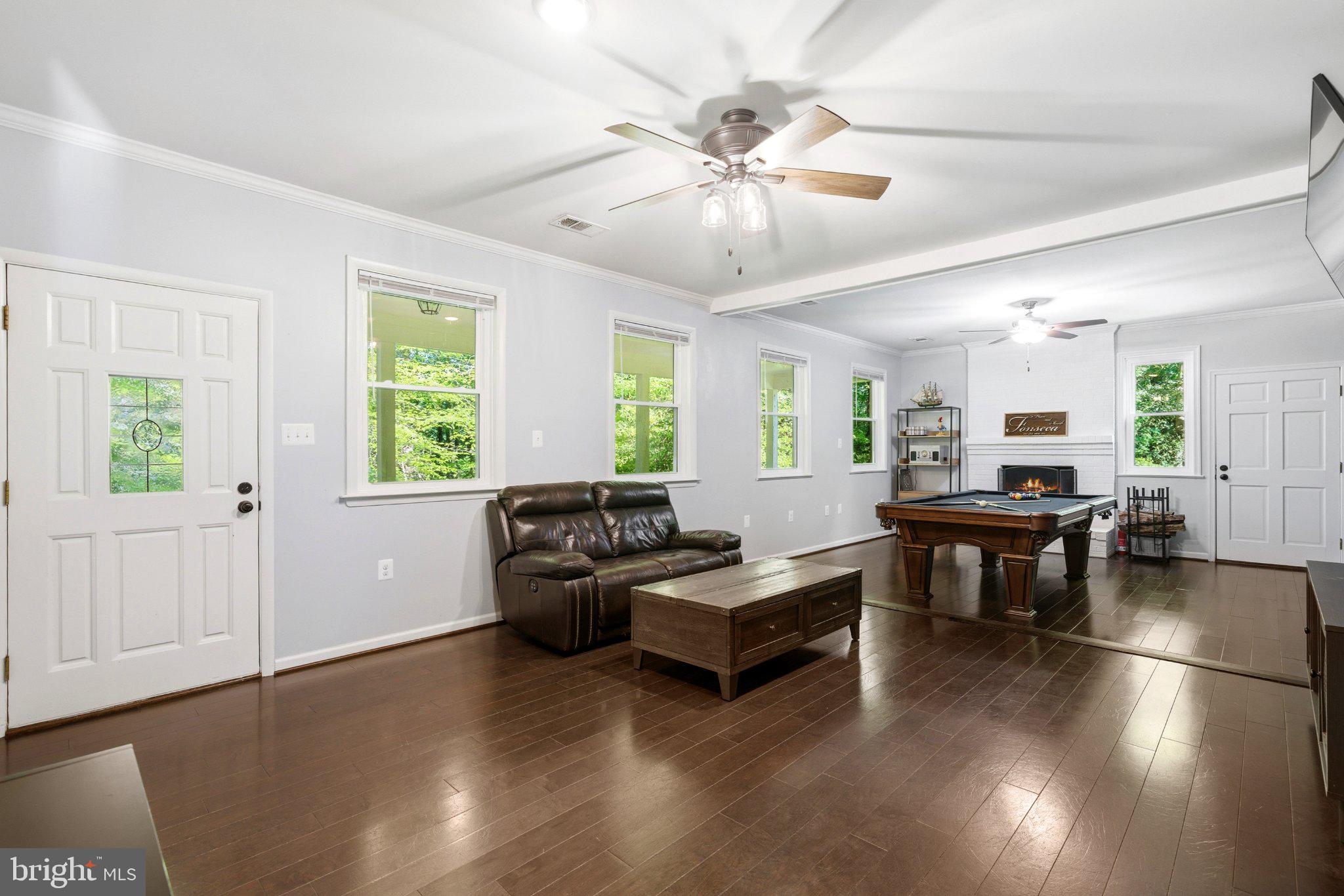 10560 South Faulkner Road Faulkner, MD 20632 - Photo 36 of 60 Spacious living area with natural light.