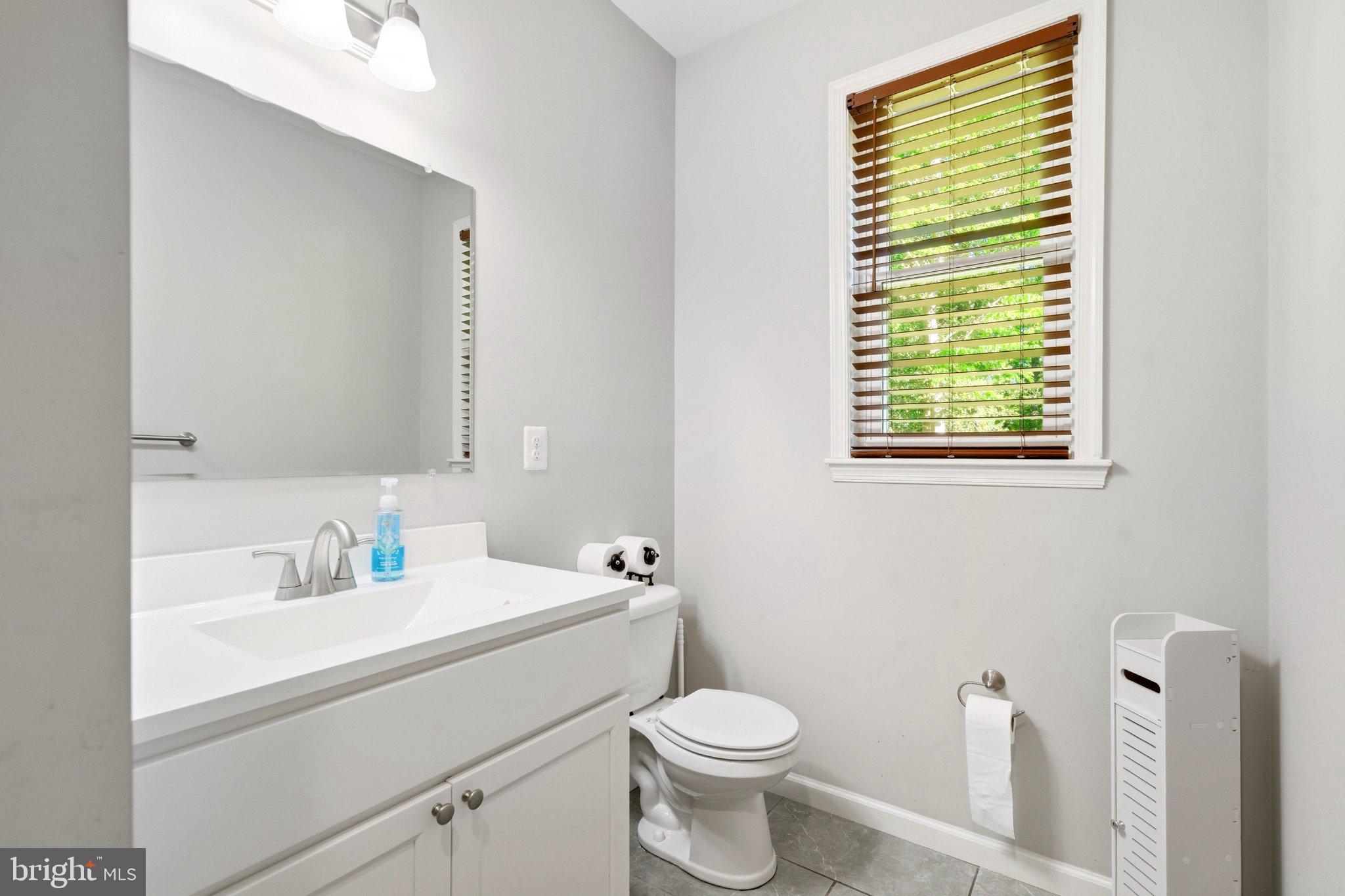 10560 South Faulkner Road Faulkner, MD 20632 - Photo 41 of 60 Bright and airy bathroom retreat.