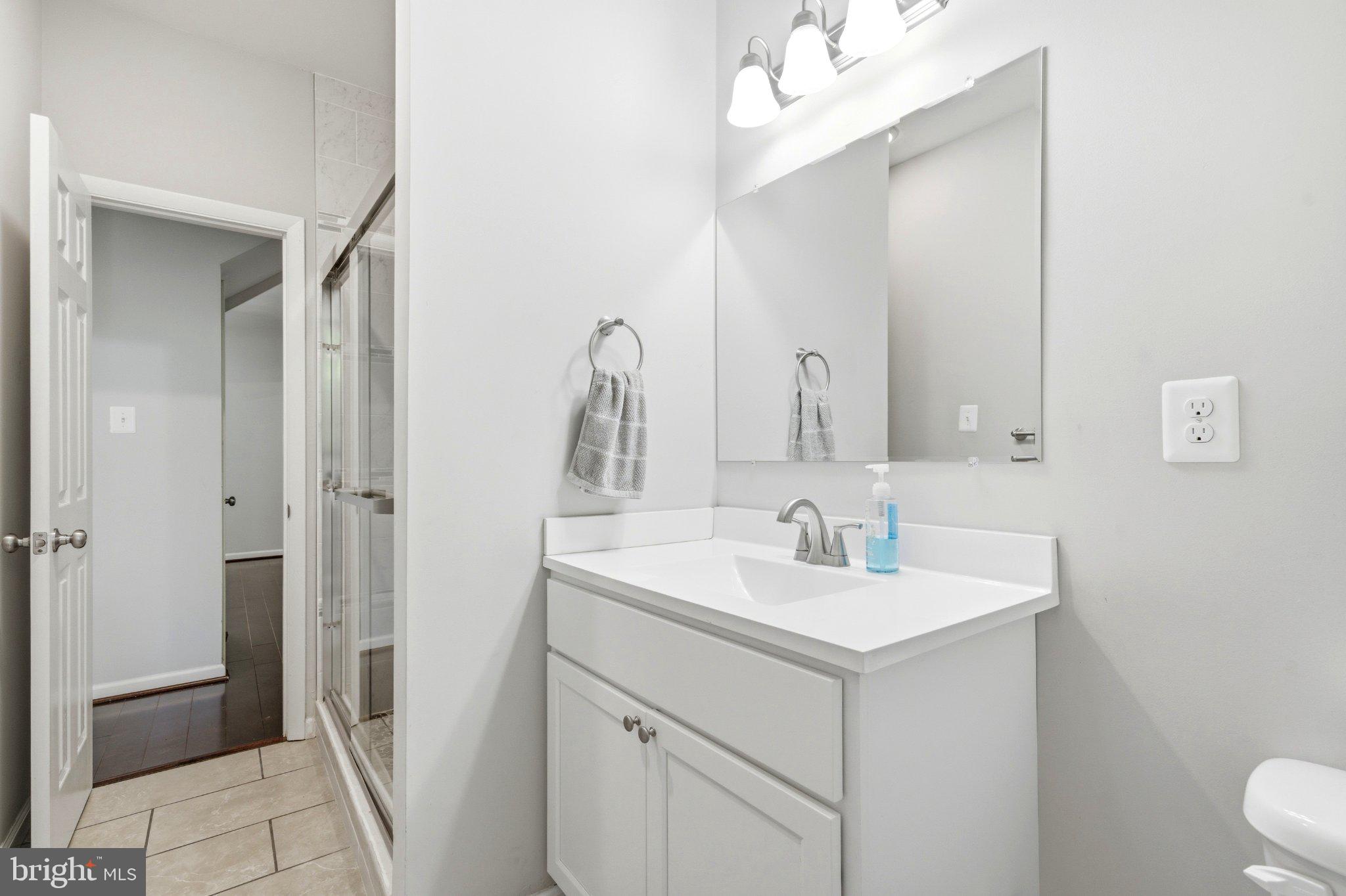 10560 South Faulkner Road Faulkner, MD 20632 - Photo 42 of 60 Modern bathroom with sleek finishes.