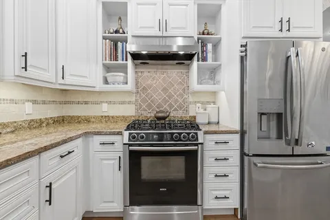 $1,895,000 | 7 Upton Street, Unit 1, Boston, MA 02118