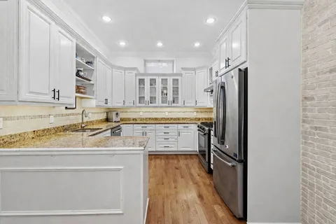 $1,895,000 | 7 Upton Street, Unit 1, Boston, MA 02118