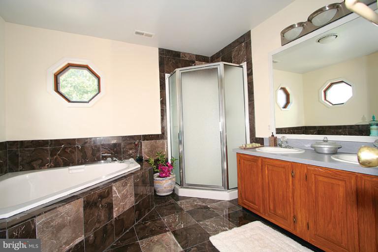 325 Wye Road Queenstown, MD 21658 - Photo 24 of 27 Bath (Master) 2