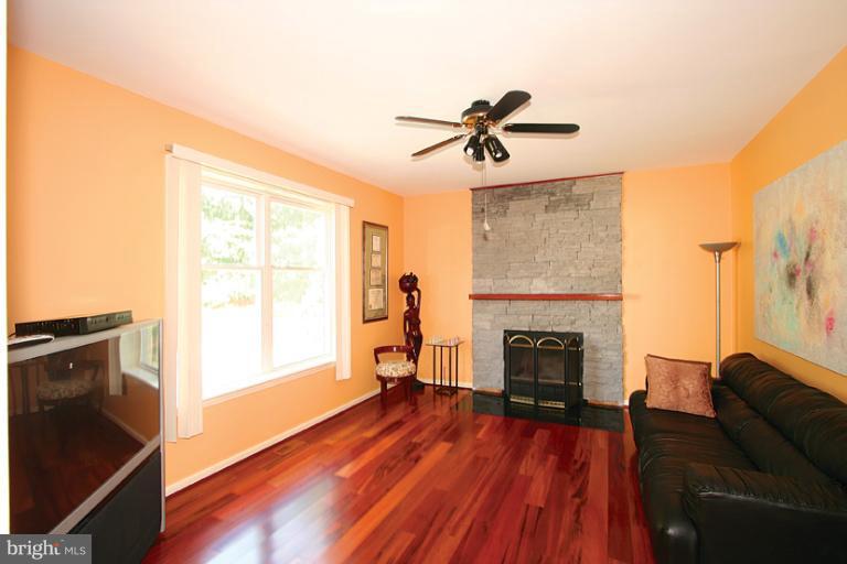 325 Wye Road Queenstown, MD 21658 - Photo 10 of 27 Family Room 2
