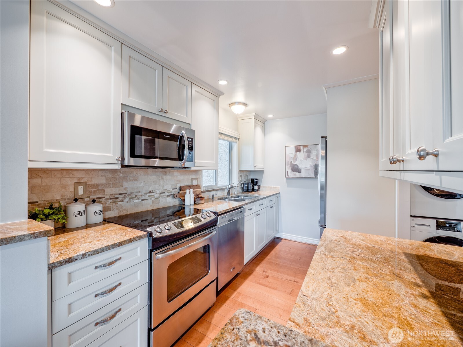 322 North 134th Street, Unit 306 Seattle, WA 98133 - Photo 12 of 32