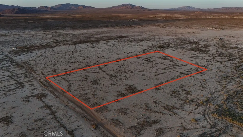 732 Locust Road Lucerne Valley, CA 92356 - Photo 9 of 11 a view of a dry yard