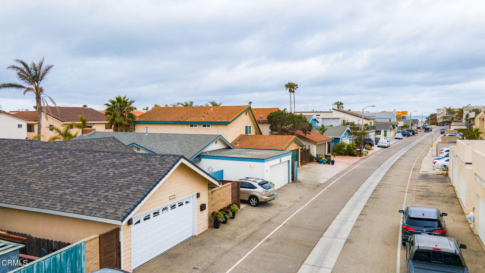 4930 Dolphin Way Oxnard, CA 93035 - Photo 35 of 44 a view of a terrace with seating space