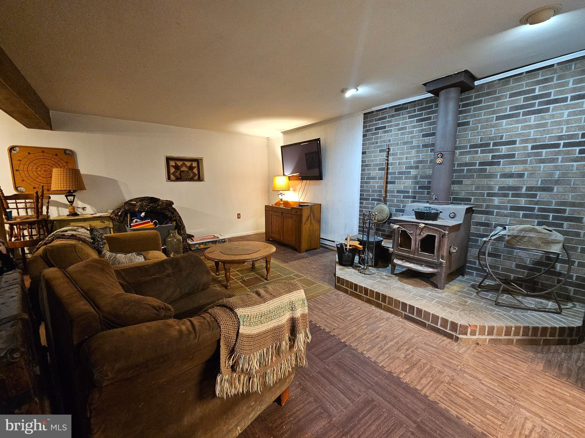 2733 Bachman Road Westminster, MD 21157 - Photo 19 of 43 a living room with furniture