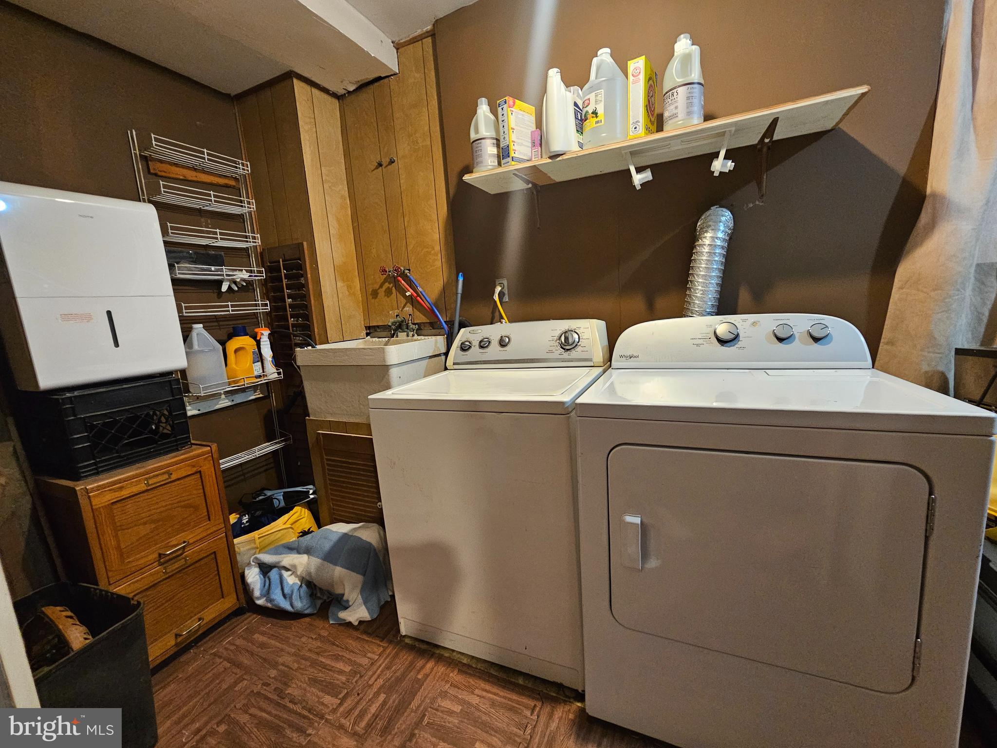 2733 Bachman Road Westminster, MD 21157 - Photo 22 of 43 a utility room with dryer and washer