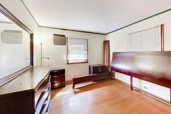 $265,000 | 243 South Center Street, Bensenville, IL 60106