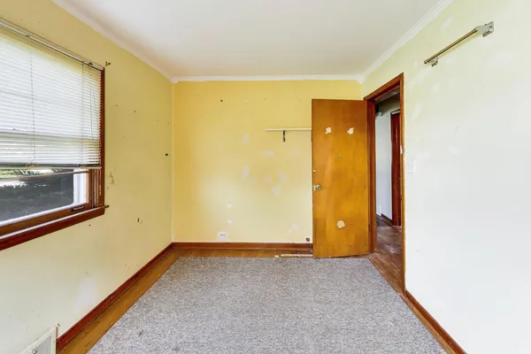 $265,000 | 243 South Center Street, Bensenville, IL 60106