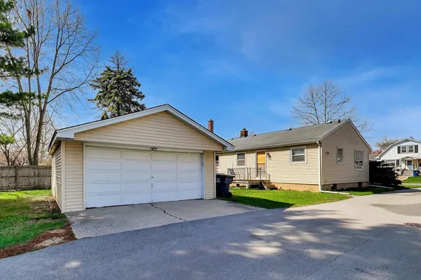 $265,000 | 243 South Center Street, Bensenville, IL 60106