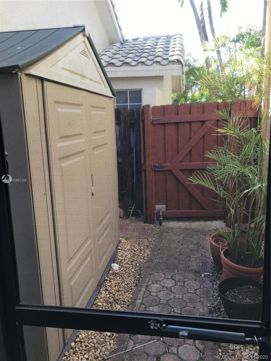 15417 Southwest 50th Lane Miami, FL 33185 - Photo 19 of 20