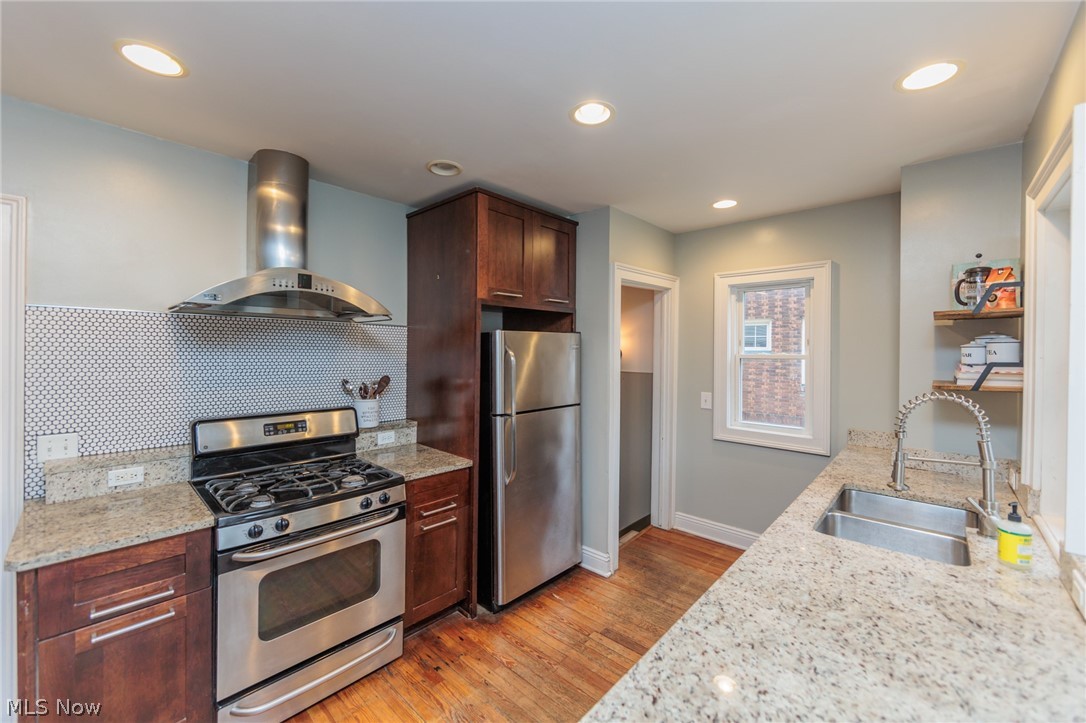 3044 Coleridge Road Cleveland, OH 44118 - Photo 11 of 37