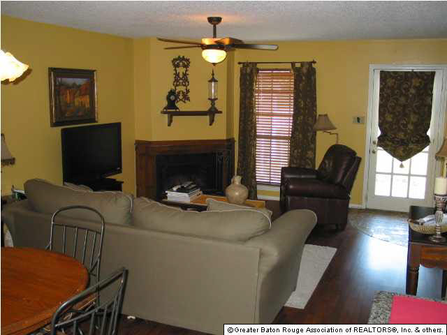 4302 Stumberg Lane Baton Rouge, LA 70816 - Photo 3 of 8 Gallery Image 3