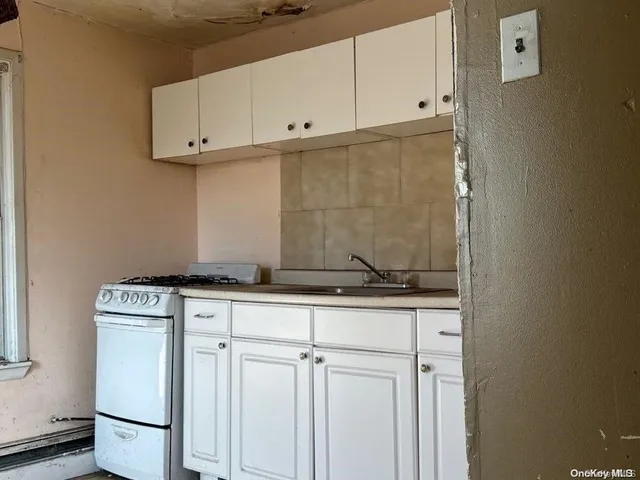 $649,900 | 110 Cedar Road, Inwood, NY 11096