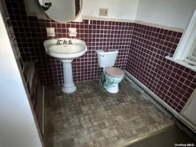 $649,900 | 110 Cedar Road, Inwood, NY 11096