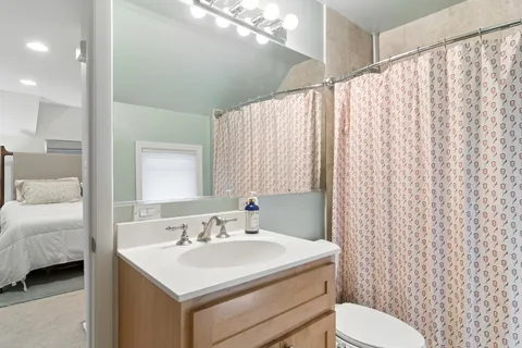$564,000 | 123 Raymond Avenue, Barrington, IL 60010