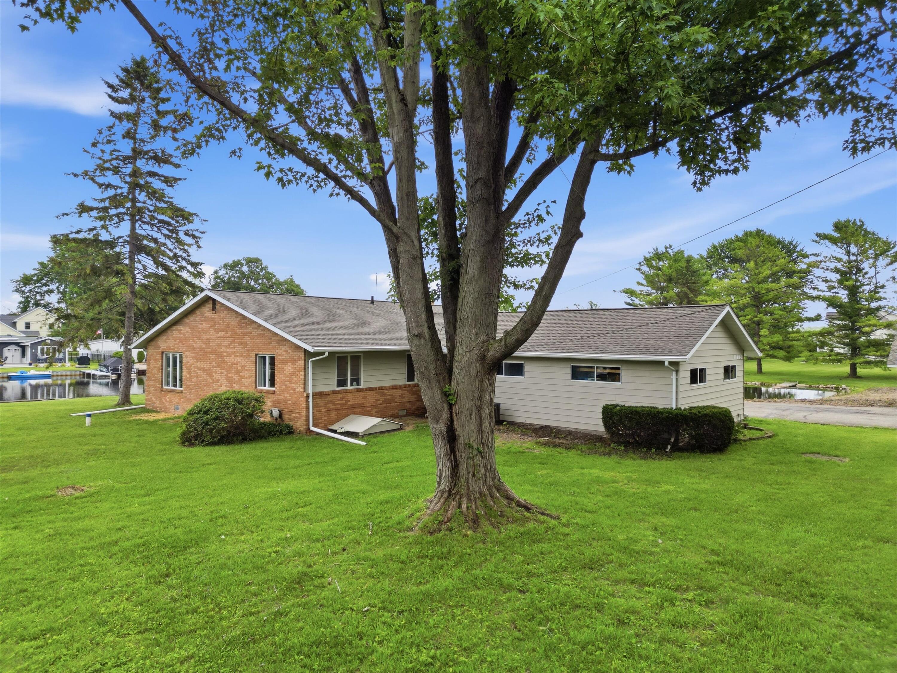 11243 Wynns Road Pinckney, MI 48169 - Photo 32 of 43 Rear View