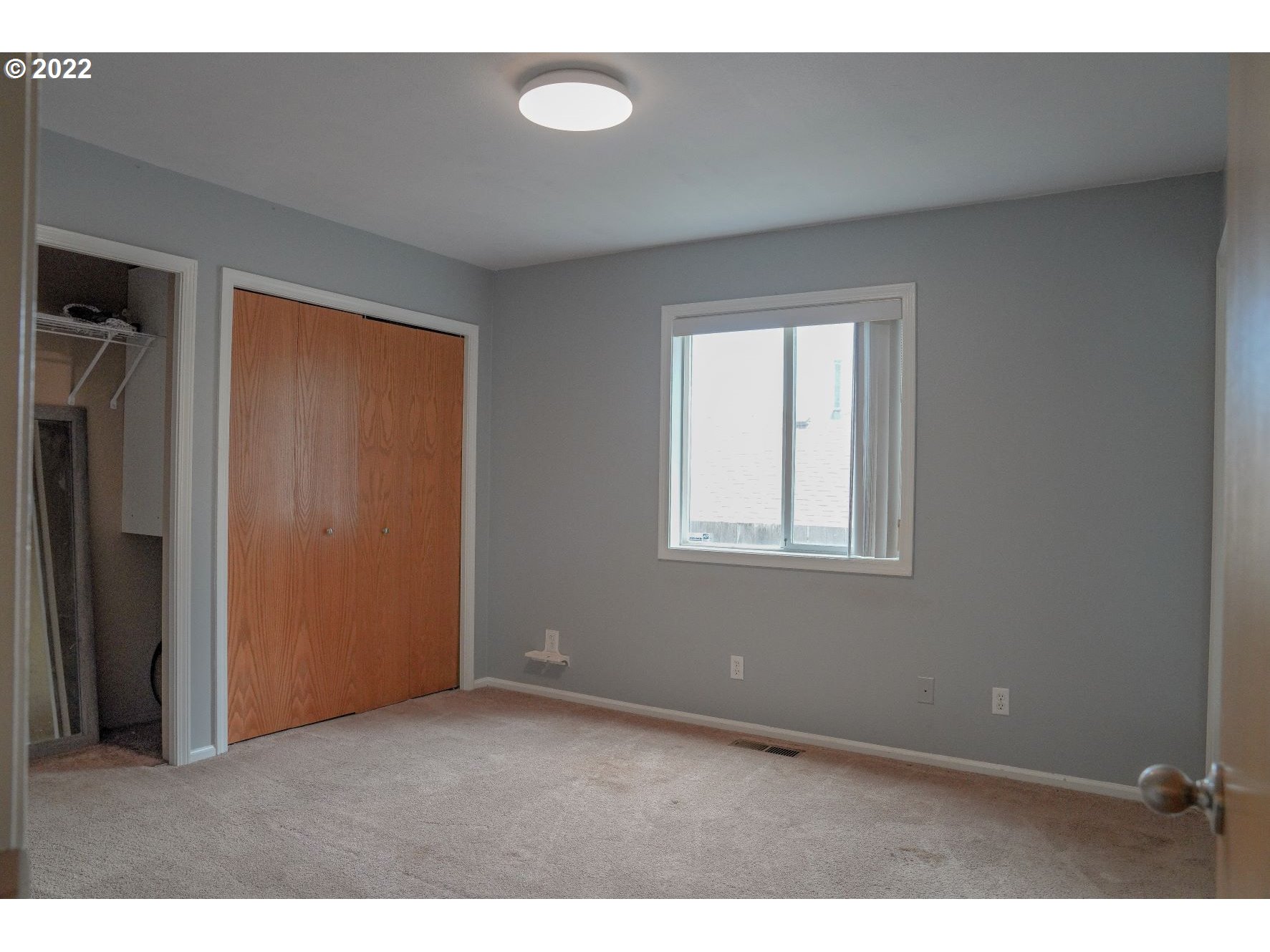 560 South 70th Street Springfield, OR 97478 - Photo 11 of 21 a view interior of a house and window
