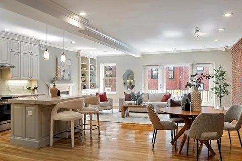 $2,299,000 | 285 Beacon Street, Unit 3B, Boston, MA 02116