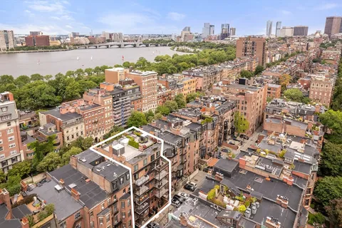 $2,299,000 | 285 Beacon Street, Unit 3B, Boston, MA 02116