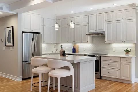 $2,299,000 | 285 Beacon Street, Unit 3B, Boston, MA 02116