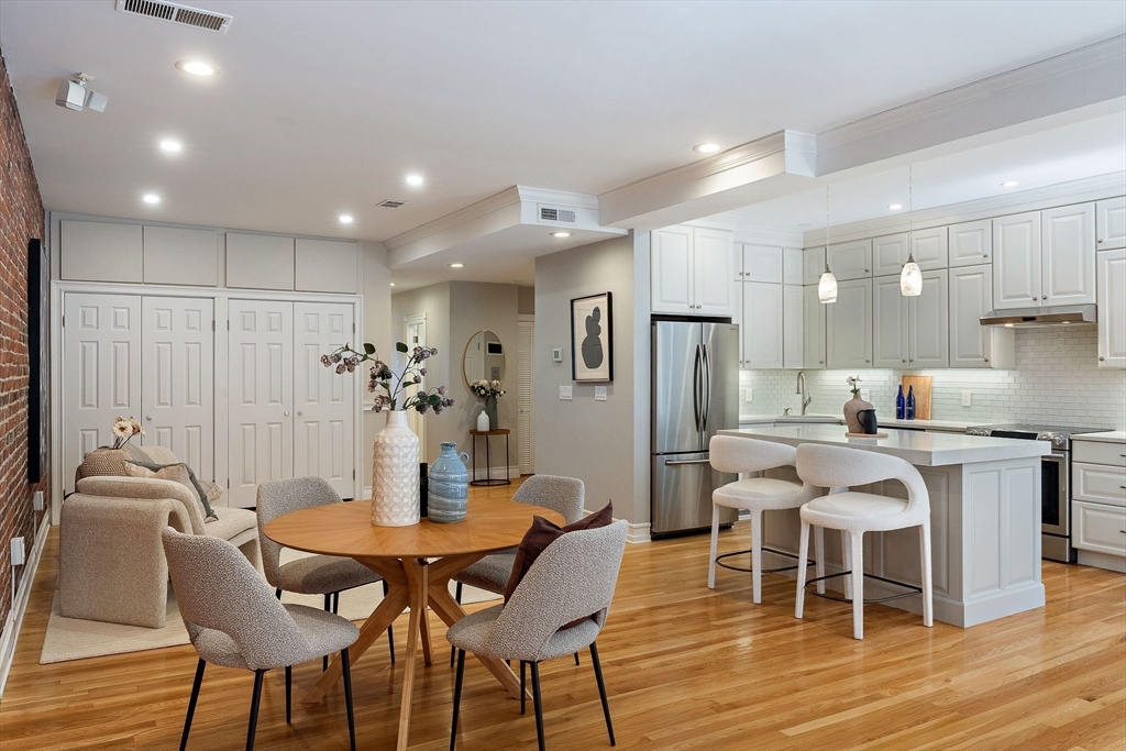 285 Beacon Street, Unit 3B Boston, MA 02116 - Photo 5 of 19