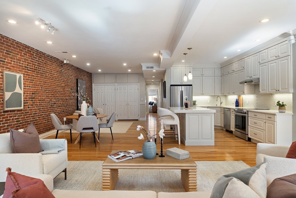 285 Beacon Street, Unit 3B Boston, MA 02116 - Photo 6 of 19