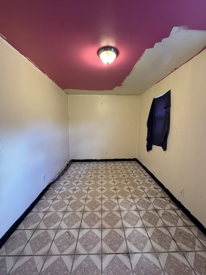 7142 South Damen Avenue Chicago, IL 60636 - Photo 12 of 20 a view of an empty room