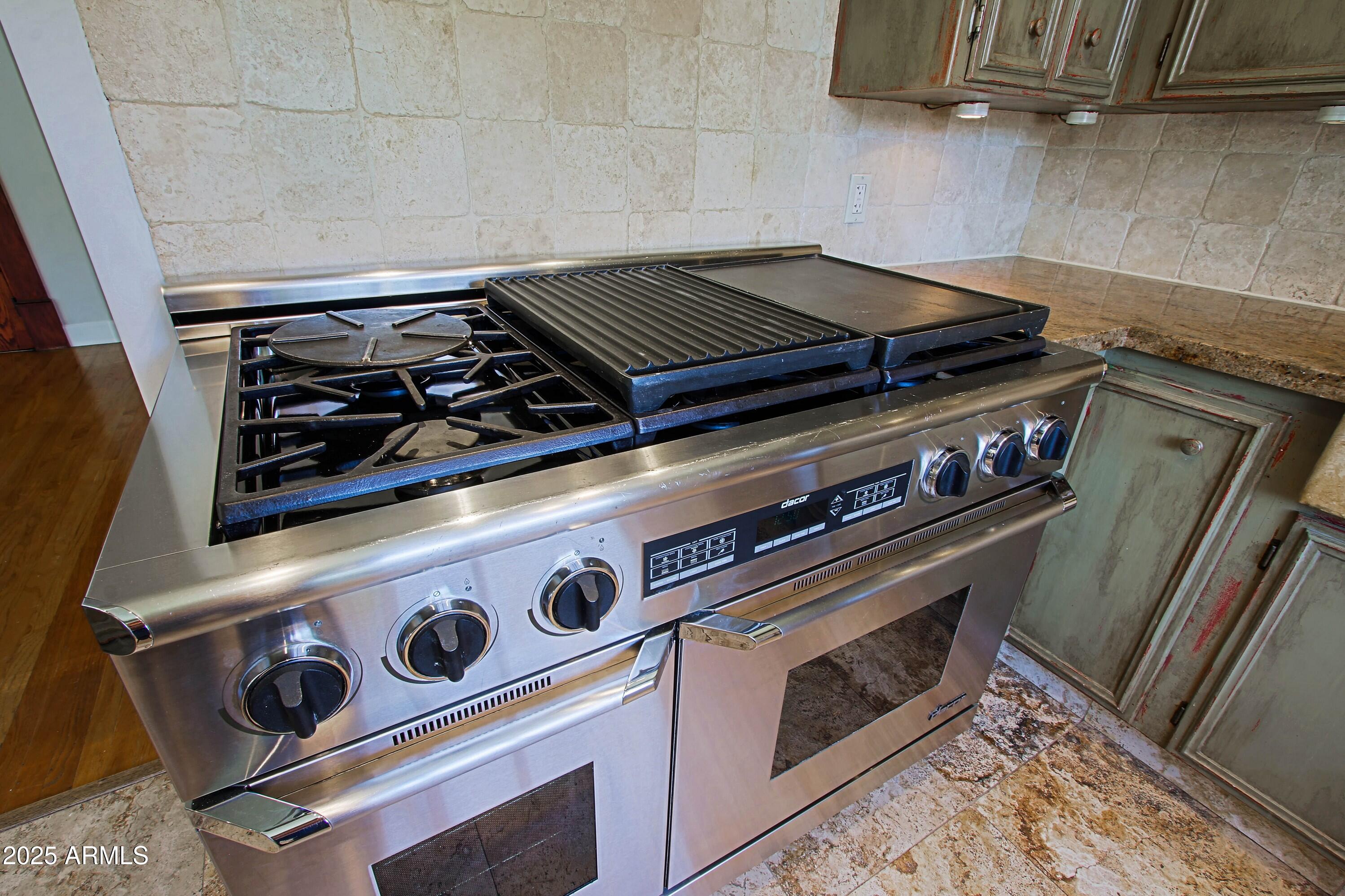 190 East Coronado Road, Unit 73 Phoenix, AZ 85004 - Photo 11 of 56 Gas range