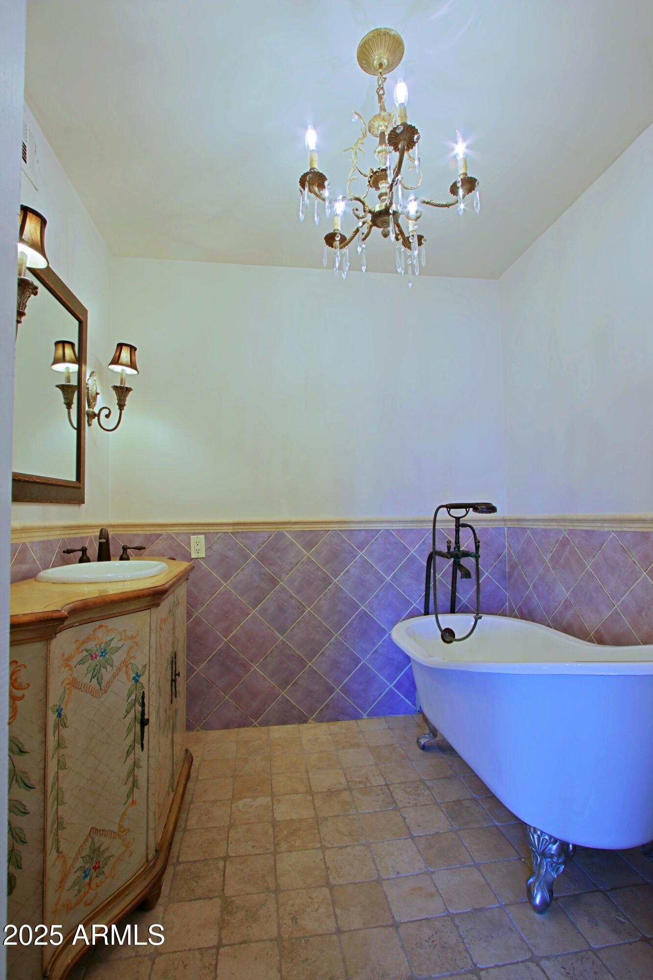 190 East Coronado Road, Unit 73 Phoenix, AZ 85004 - Photo 20 of 56 Primary bathroom