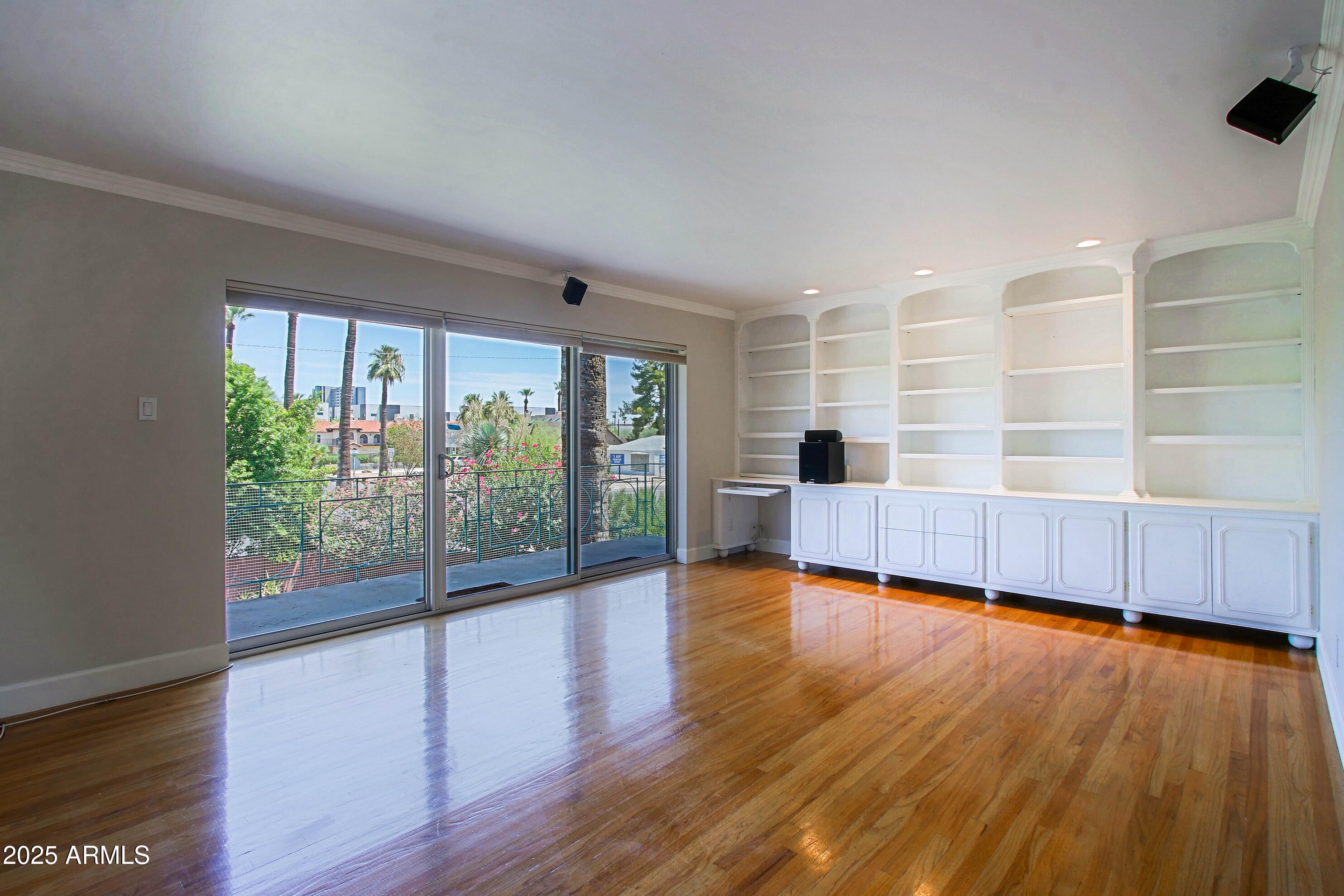 190 East Coronado Road, Unit 73 Phoenix, AZ 85004 - Photo 27 of 56 Primary bedrooom