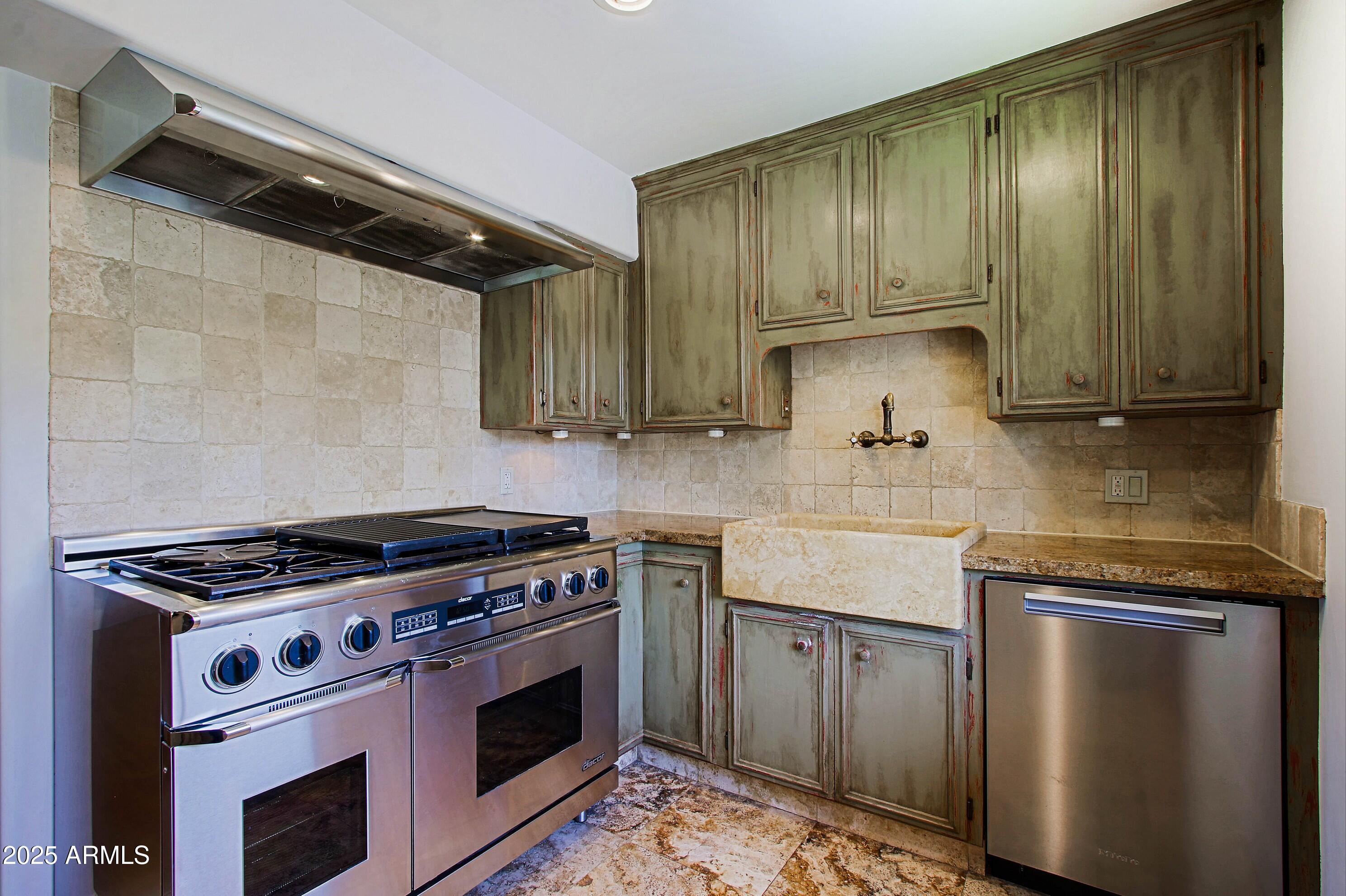 190 East Coronado Road, Unit 73 Phoenix, AZ 85004 - Photo 7 of 56 Kitchen