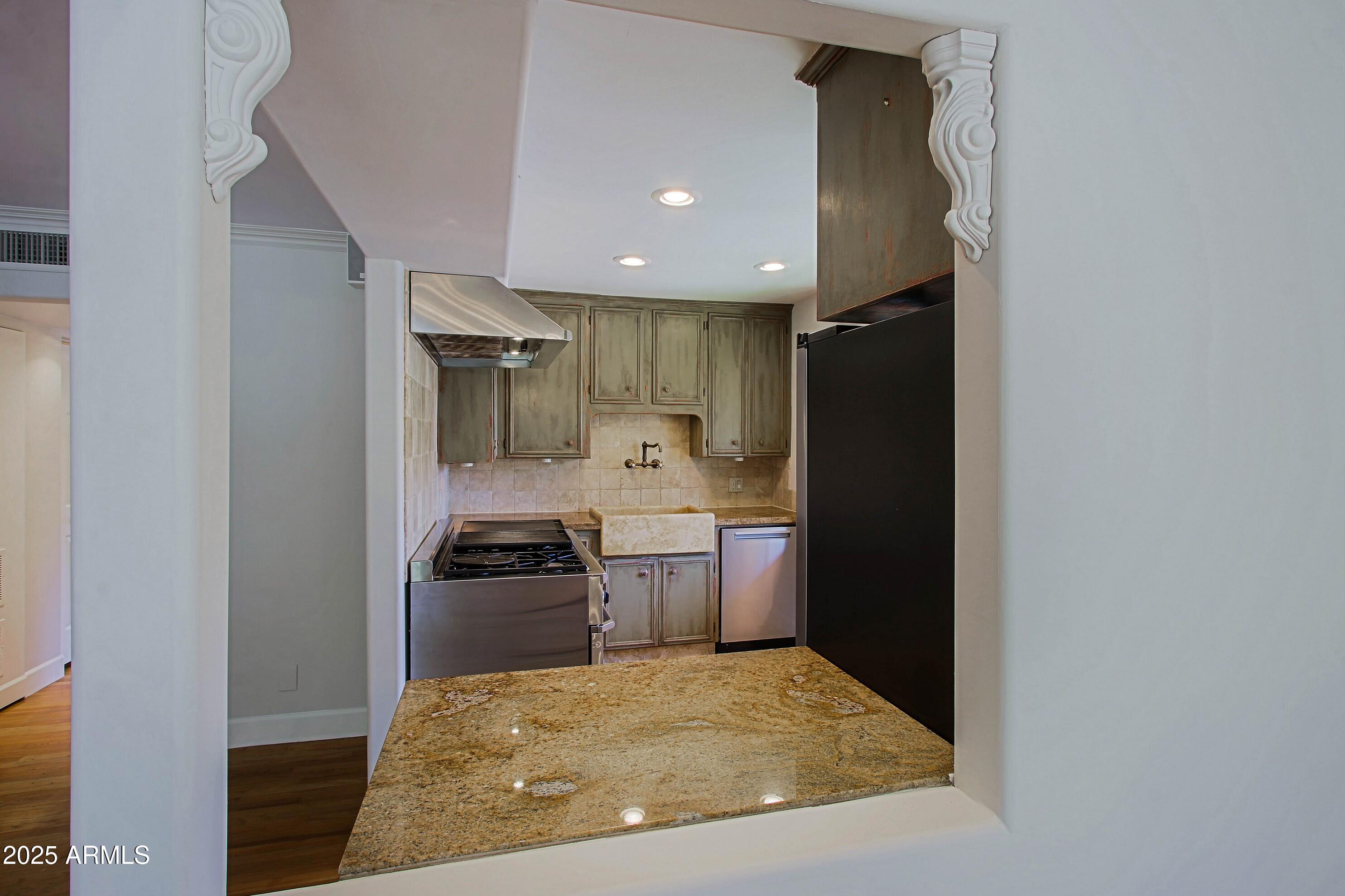 190 East Coronado Road, Unit 73 Phoenix, AZ 85004 - Photo 10 of 56 Kitchen