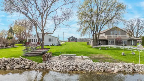 $869,000 | N8805 Lakeshore Drive, Van Dyne, WI 54979