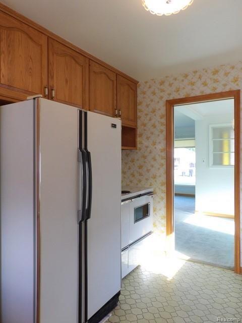 14841 Champaign Road Allen Park, MI 48101 - Photo 19 of 41 19. REFRIGERATOR STAYS!