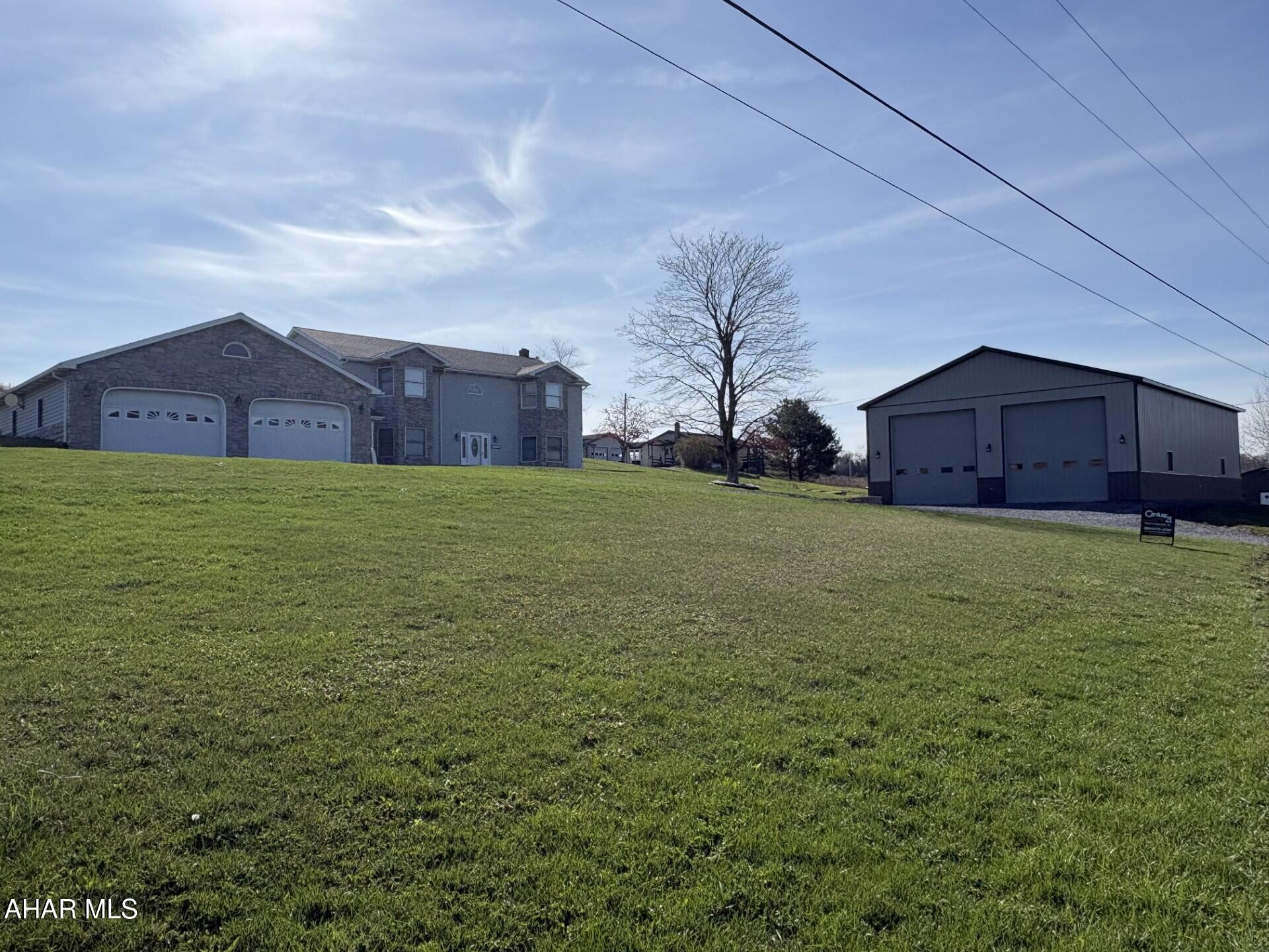 2149 Dutch Road Loretto, PA 15940 - Photo 3 of 30