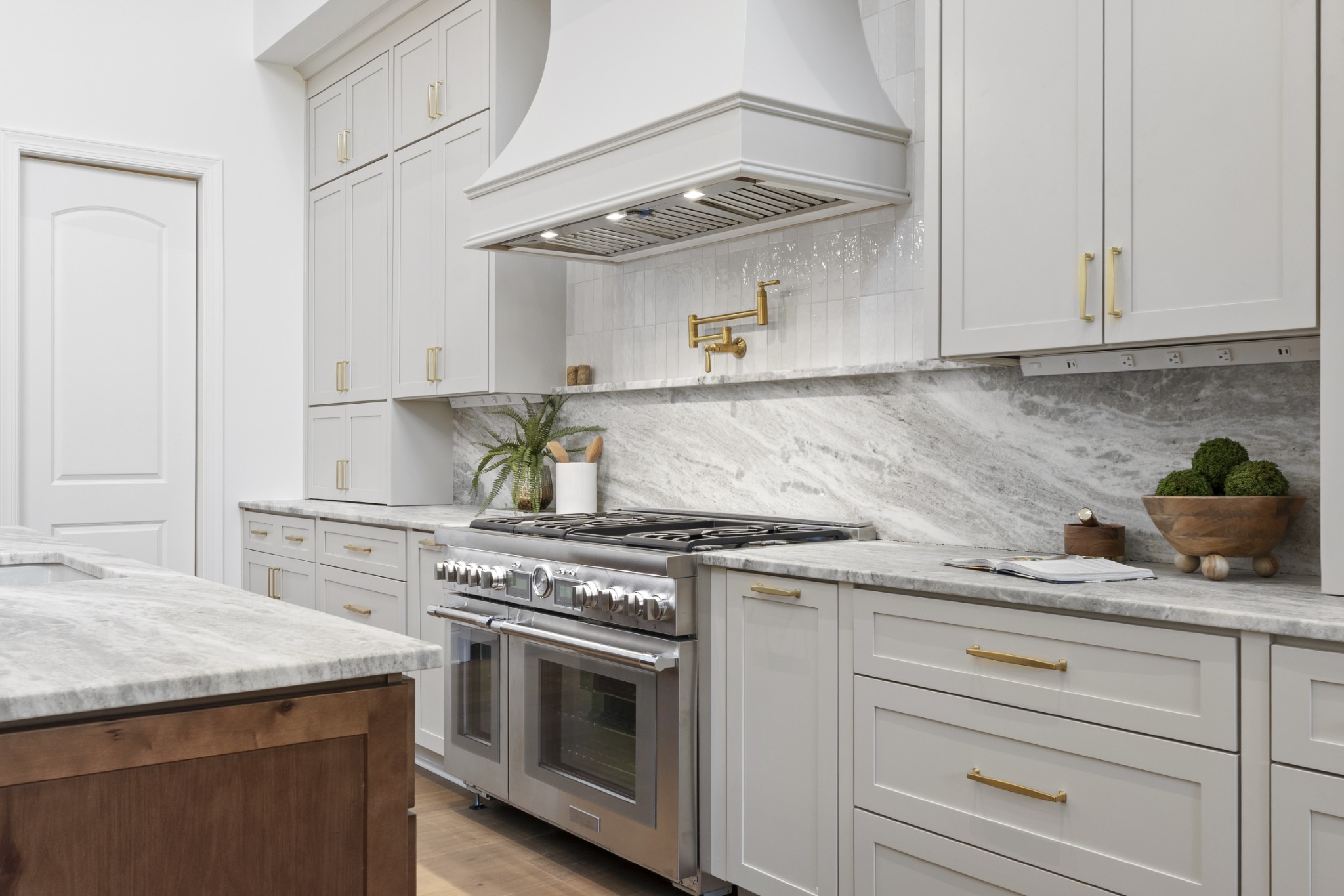 641 Brook Hollow Road Nashville, TN 37205 - Photo 11 of 68