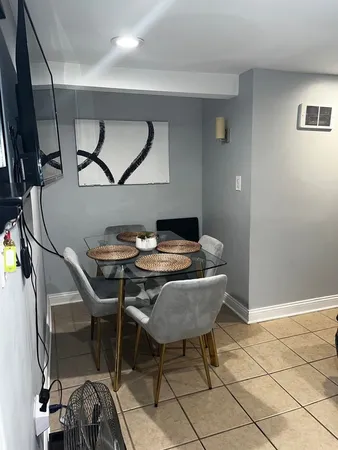 $1,550 | 447 West 81st Street, Unit G, Chicago, IL 60620