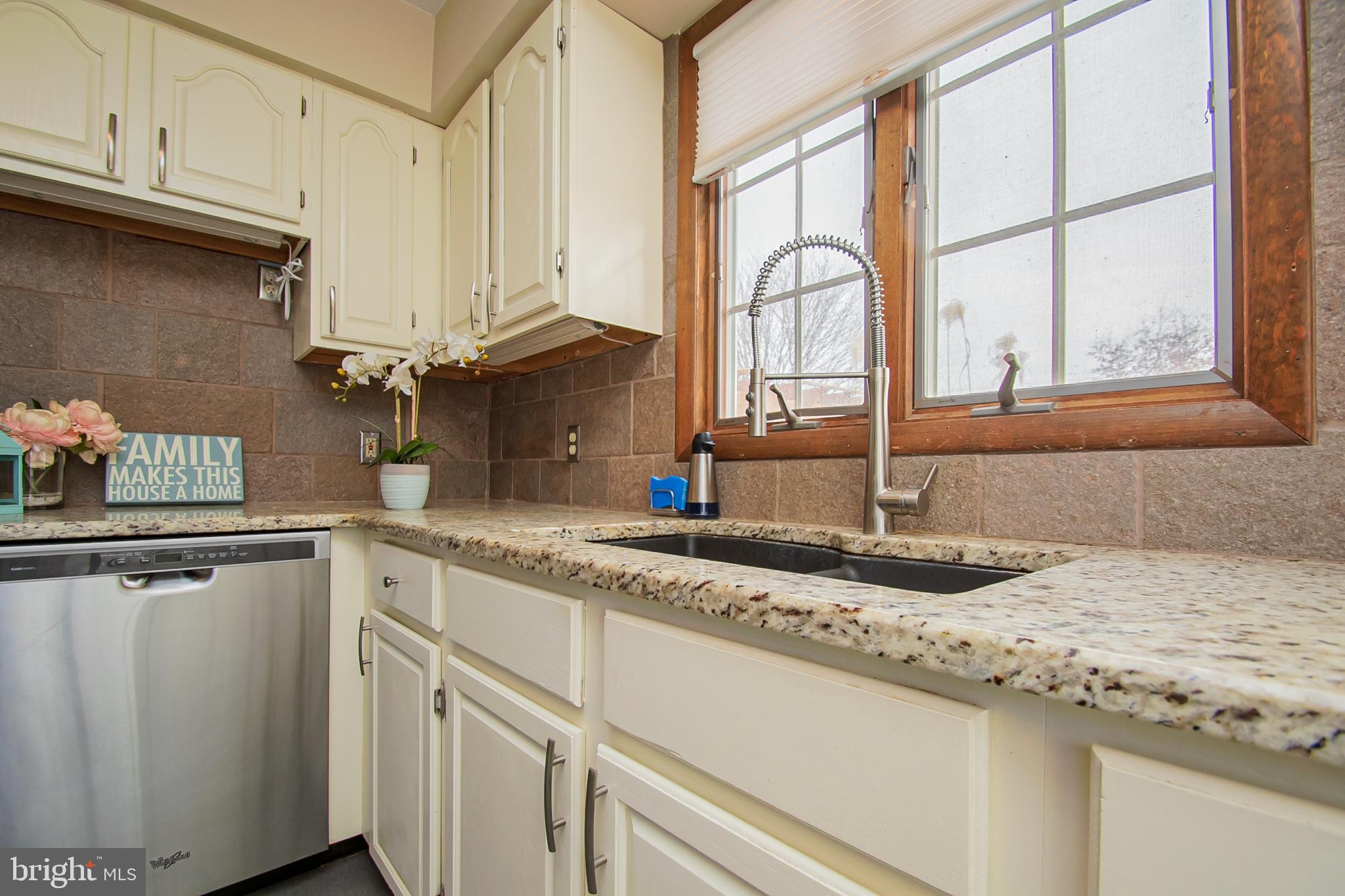 88 Roop Road Rising Sun, MD 21911 - Photo 13 of 38 ...Granite Counters & Tile Backsplash