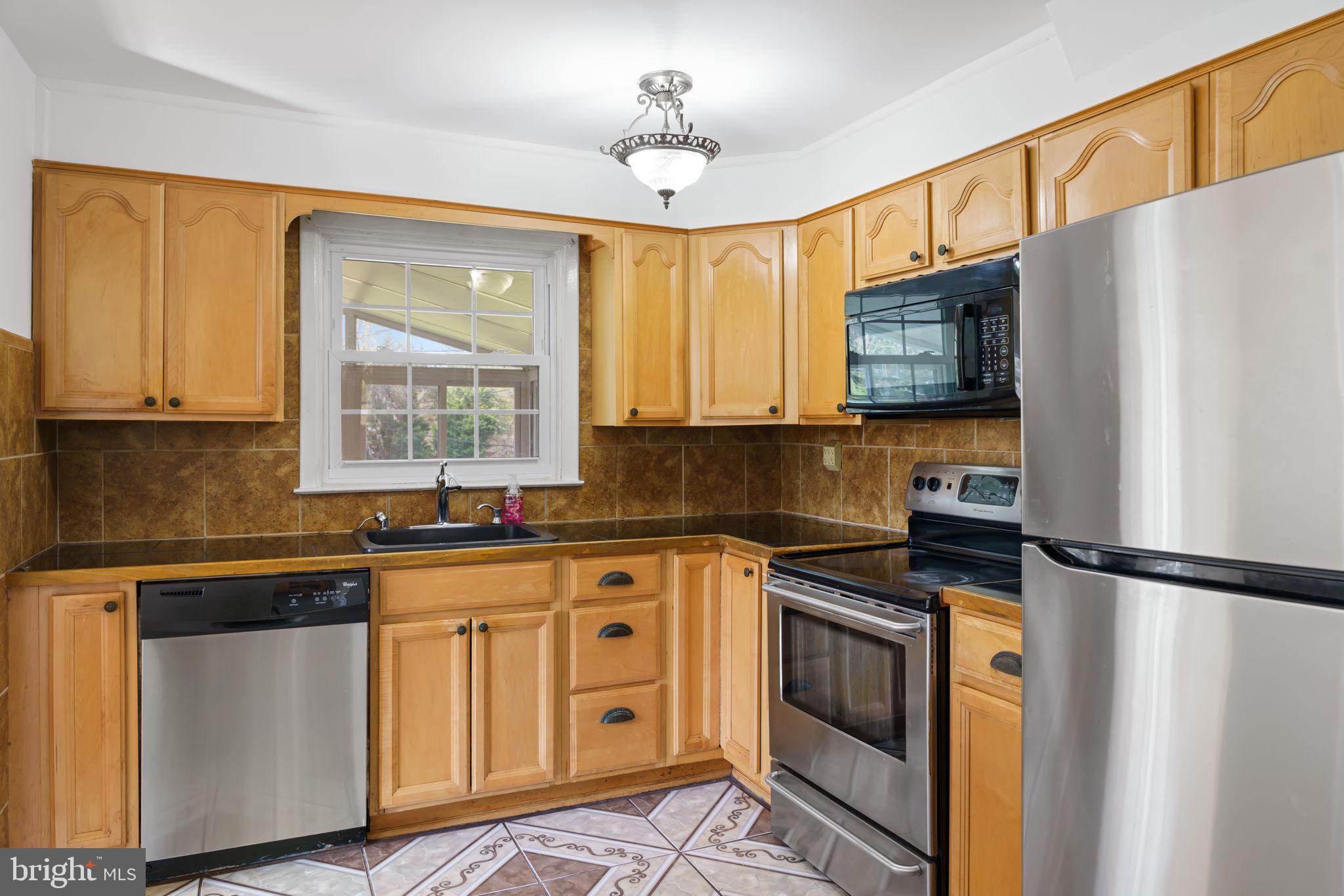 931 Jones Road Conshohocken, PA 19428 - Photo 20 of 66 Kitchen