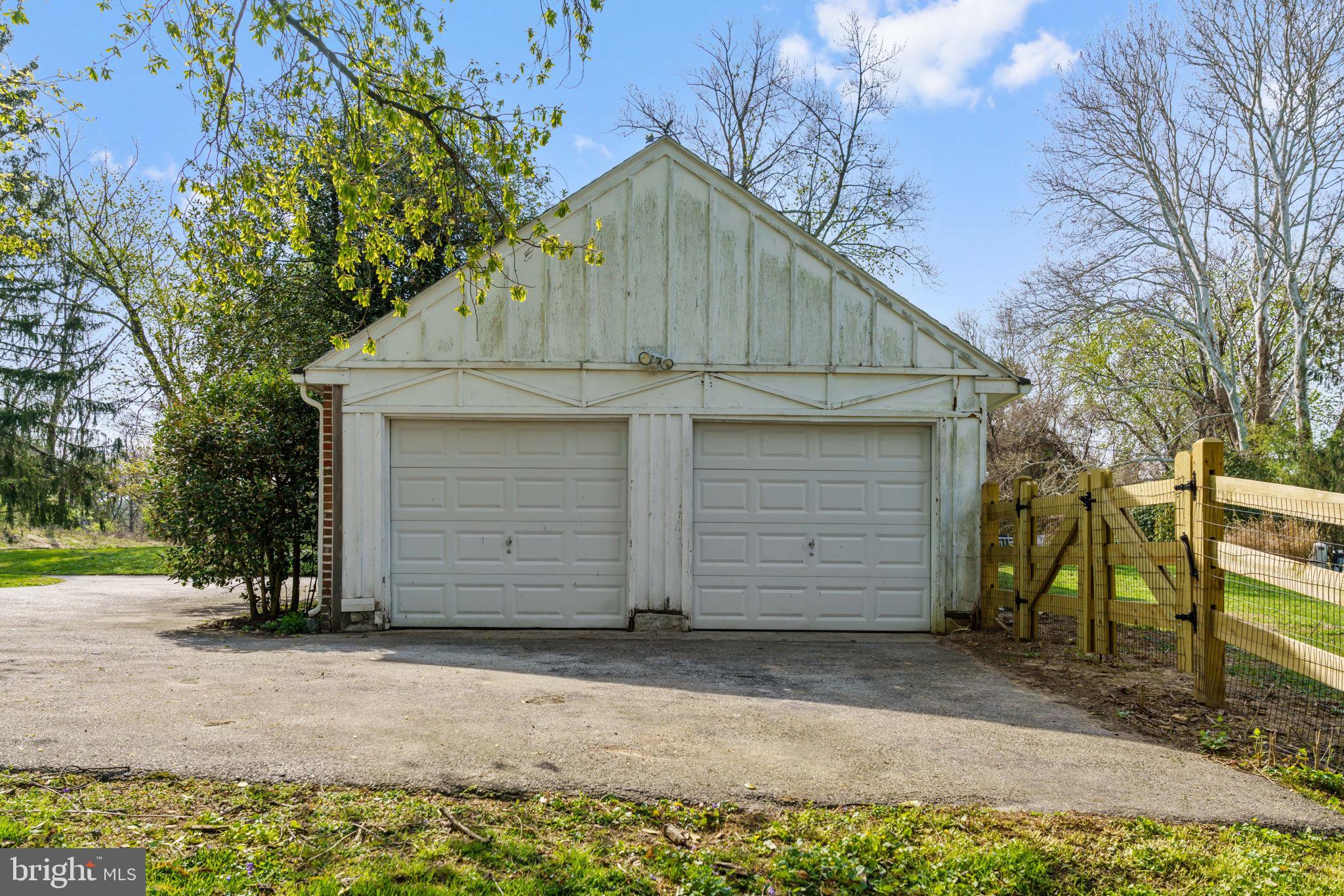 931 Jones Road Conshohocken, PA 19428 - Photo 5 of 66 Two Car Attached Garage