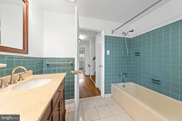 $725,000 | 931 Jones Road, Conshohocken, PA 19428