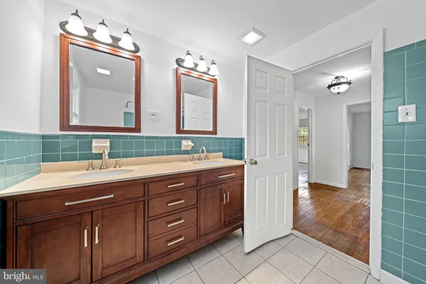 $725,000 | 931 Jones Road, Conshohocken, PA 19428