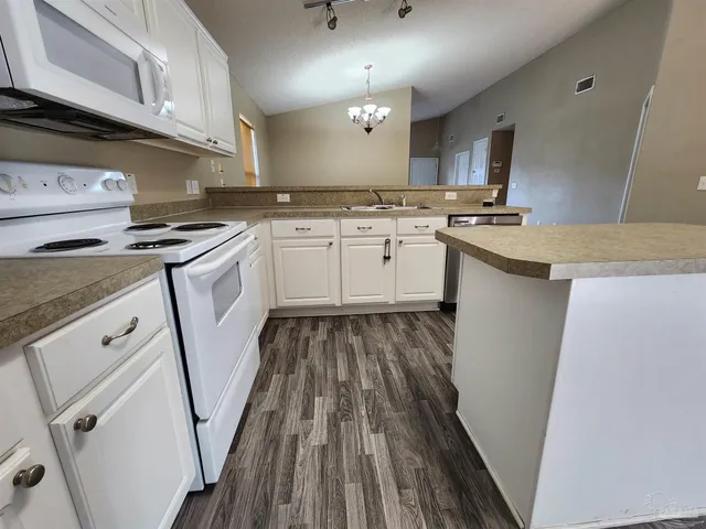 $1,625 | 1589 Galvin Avenue, Pensacola, FL 32526