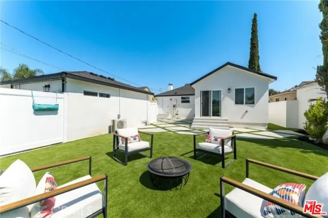 $4,395 | 11912 Elkwood Street, North Hollywood, CA 91605