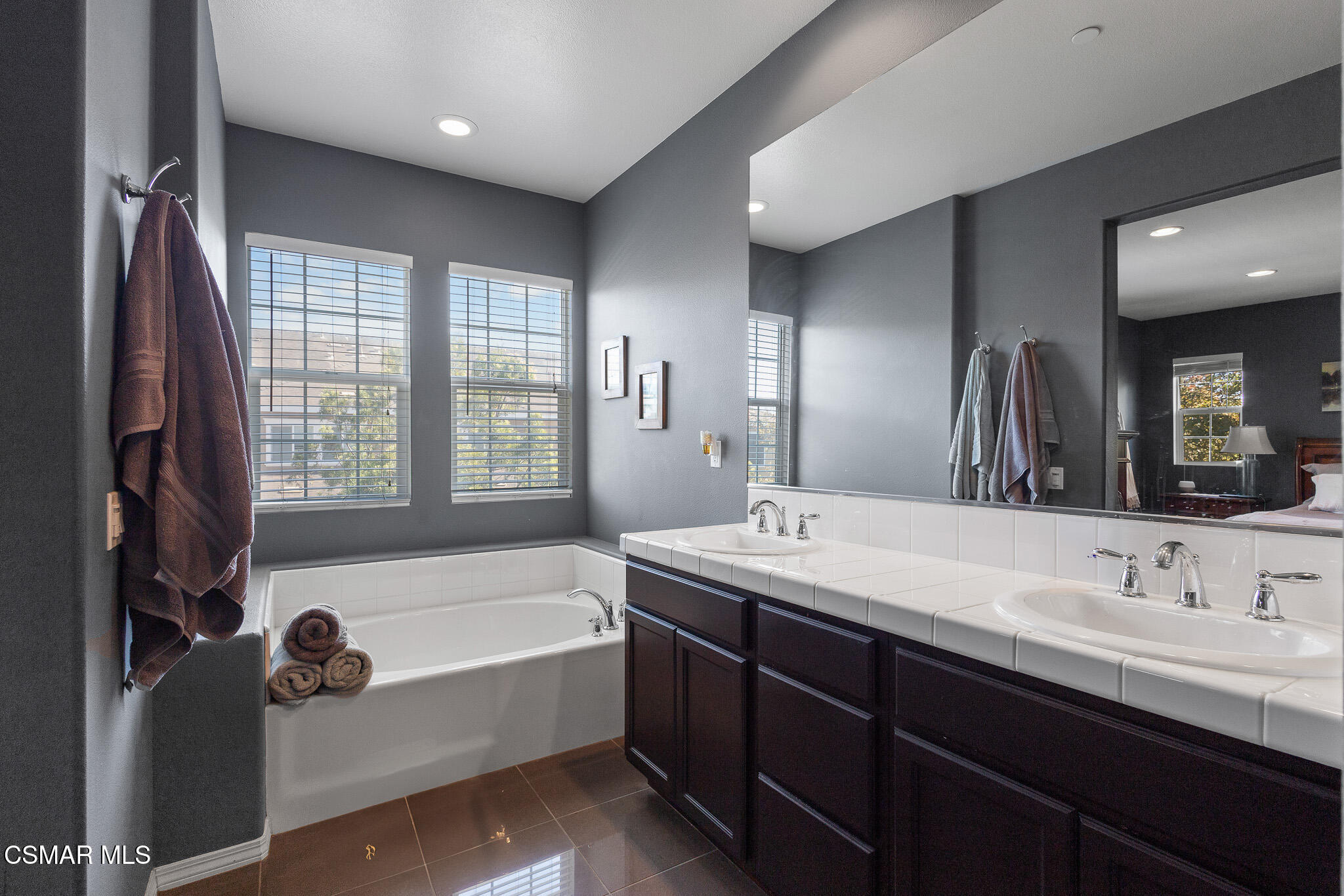 3118 North Oxnard Boulevard Oxnard, CA 93036 - Photo 15 of 31 Primary Bath 3