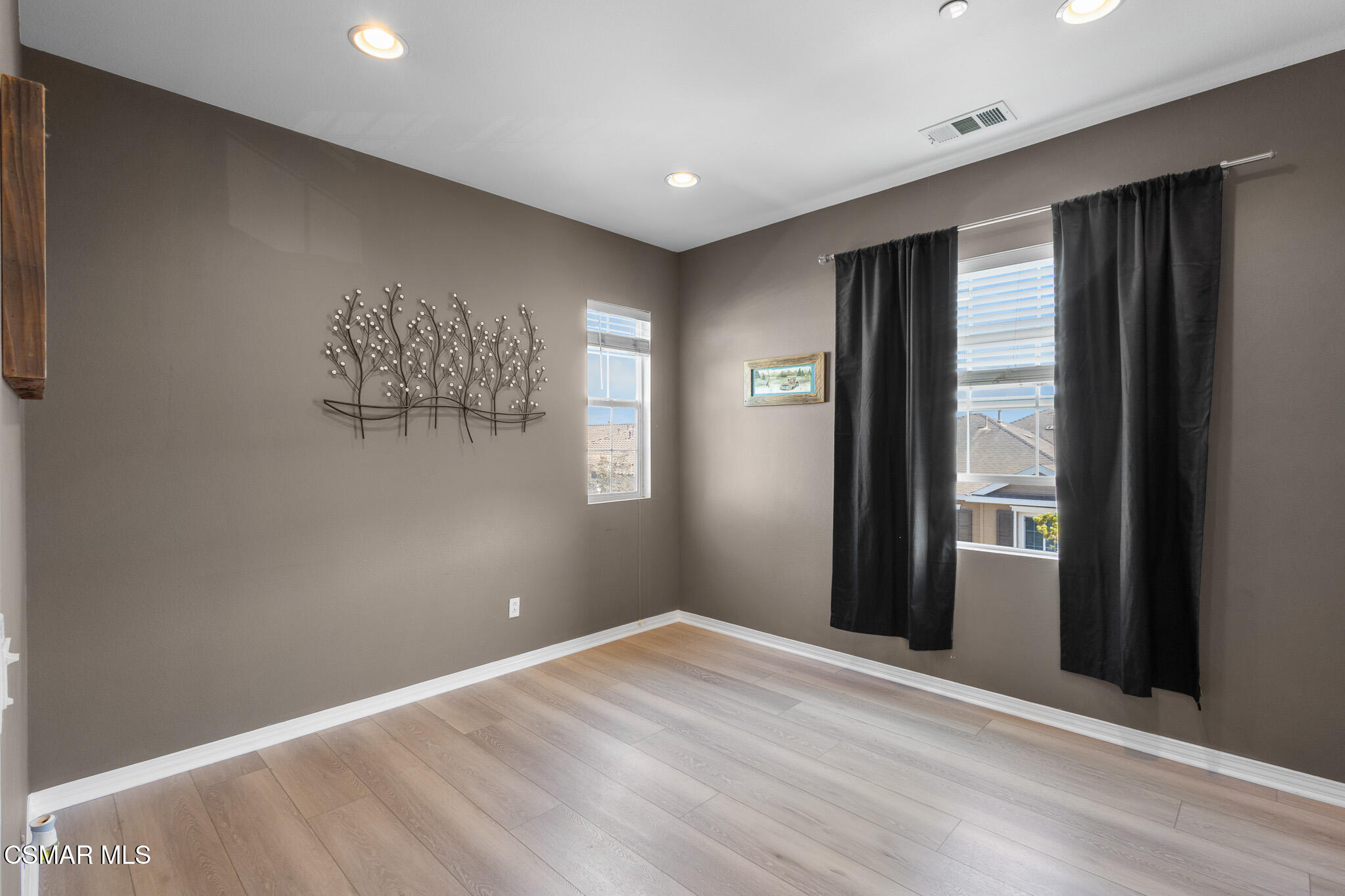 3118 North Oxnard Boulevard Oxnard, CA 93036 - Photo 16 of 31 3rd Bedroom